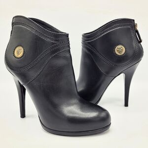 Gucci Diana Hysteria Gold Medallion Black Leather Ankle Heel Boots Women's 8